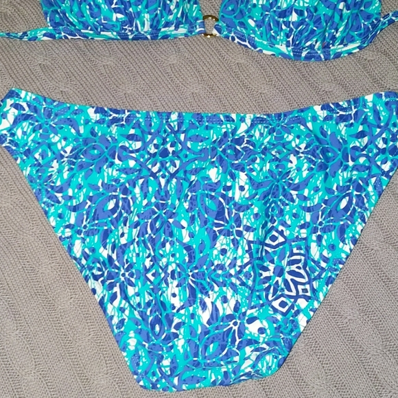 Bikini - Picture 3 of 6